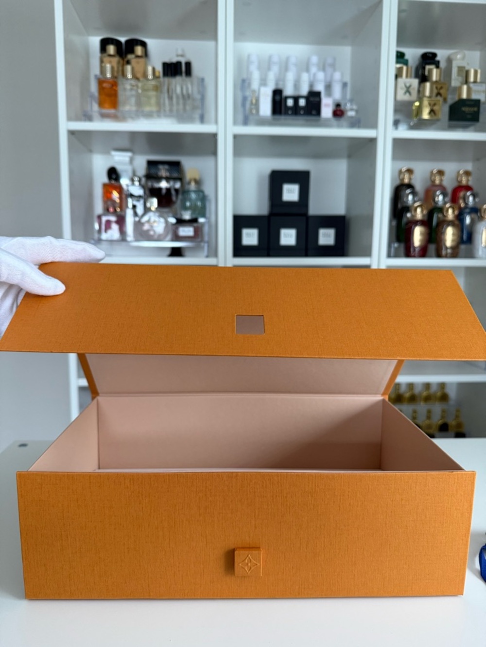 Louis Vuitton Orange Gift Box with matching accessories - Picture 5 of 16